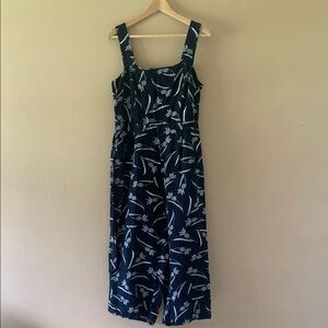 Ann Taylor Monochrome Floral Jumpsuit Size 10P